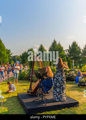 Mosca, Russia - 31 agosto 2018: architettura del paesaggio e del giardino festival presso il parco Kuskovo. Foto Stock