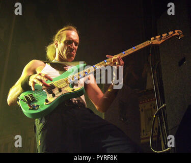 ATLANTA, GA - 19 Luglio: il bassista Billy Sheehan compie durante il G3 Tour al tabernacolo in Atlanta, Georgia il 19 luglio 2001. Credito: Chris McKay / MediaPunch Foto Stock