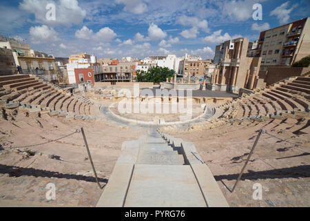 Panoramica dello stadio e i cavalletti del teatro romano della città di Cartagena in Spagna Foto Stock