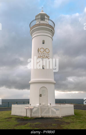 KIama. Nuovo Galles del Sud, Australia. 14 ottobre 2018.Centenario di Anzac logo su Kiama Lighthouse 2014-2018 ricordando WW1 1914 - 1918 Foto Stock