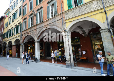 Il vivace Corso Italia zona pedonale nel centro di Pisa, Italia. Foto Stock
