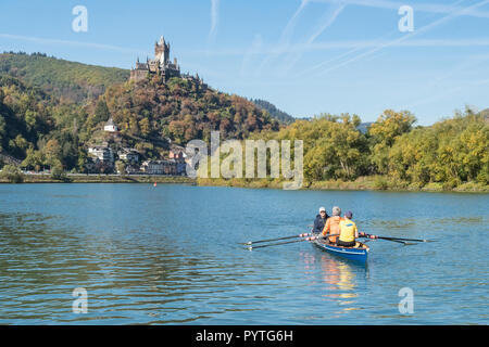 Cochem, Cochem-Zell, hineland-Palatinato, Germania - in canoa sul fiume Moselle Foto Stock