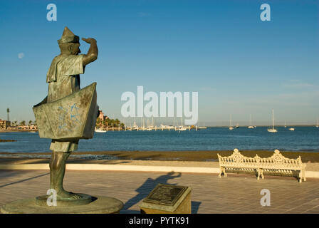 El Viejo y el mar (il vecchio e il mare) per artista Guillermo Gomez Macias al Malecon, La Paz, Baja California Sur, Messico Foto Stock