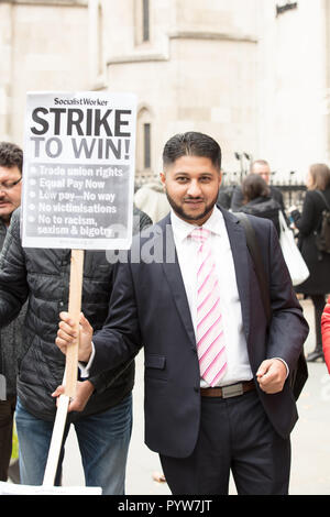 Londra, Regno Unito. Il 30 ottobre 2018. Uber ricorsi contro una sentenza che i suoi piloti hanno diritti occupazionali come pagare e vacanze, dinanzi alla Corte di Appello nella Royal Courts of Justice. Il caso giudiziario è iniziato nel mese di ottobre 2016 dal driver Uber James Farrar e Yaseen Aslam (nella foto) vincente dinanzi a un tribunale di occupazione. Essi sono rappresentati da occupazione solicitor Paul Jennings di pozzetti Bates Braithwaite. Credito: Joe Kuis / Alamy Live News Foto Stock