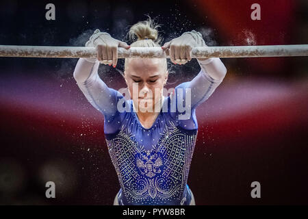 Doha in Qatar. Ottobre 30, 2018: Angelina Melnikova della Russia durante la barra irregolare, Team finale per donne presso la cupola aspirano a Doha, in Qatar, artistico FIG Gymnastics World Championships. Ulrik Pedersen/CSM Credito: Cal Sport Media/Alamy Live News Foto Stock