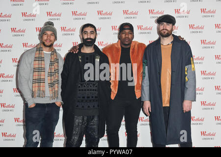 Londra, Regno Unito. 30 ott 2018. Rudimentale si prepara ad affrontare la fase al Westfield London 10esimo anniversario feste di compleanno il 30 ottobre 2018, Londra, Regno Unito. Credito: Picture Capital/Alamy Live News Foto Stock