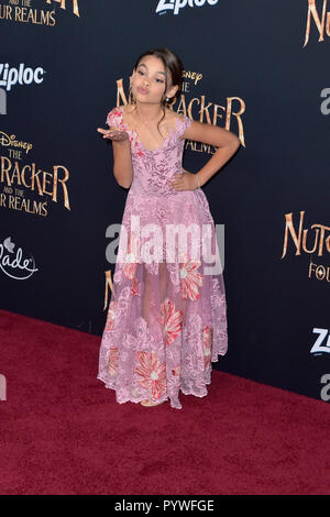 Los Angeles, Stati Uniti d'America. 29 ott 2018. Ariana Greenblatt presso il world premiere del film "Schiaccianoci e i quattro regni" al El Capitan theater. Los Angeles, 29.10.2018 | Utilizzo di credito in tutto il mondo: dpa/Alamy Live News Foto Stock