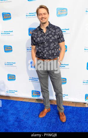 Los Angeles, CA, Stati Uniti d'America. 28 ott 2018. Christoph Sanders presso gli arrivi per 2018 guardando avanti Awards, Taglyan complessa, Los Angeles, CA il 28 ottobre 2018. Credito: Priscilla concedere/Everett raccolta/Alamy Live News Foto Stock