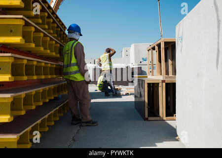 Equipaggio di costruzione a Doha, in Qatar Foto Stock