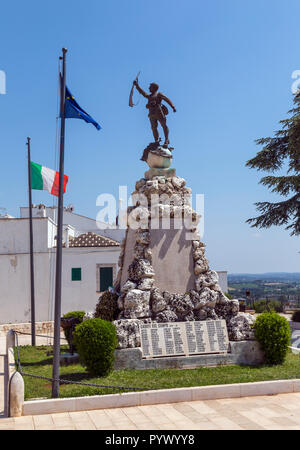 Cisternino - Centro storico della piccola e graziosa città bianca in provincia di Brindisi, Italia Foto Stock