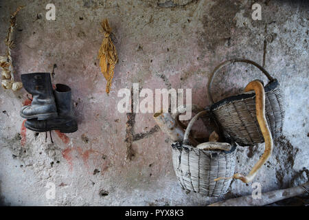 In una vecchia casa contadina Foto Stock