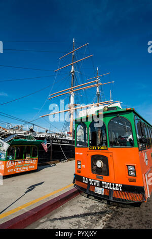 Trolley Tour alla star dell India clipper ship (o corteccia), il Seaport Village, San Diego, California. Foto Stock