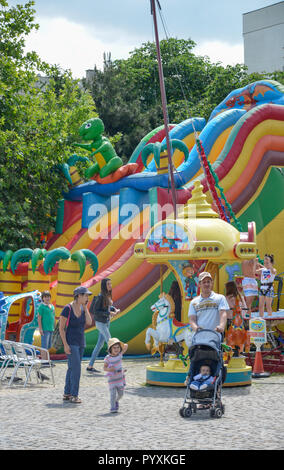 I bambini la diapositiva, south park, Sofia, Bulgaria, Rutsche, Suedpark, Bulgarien Foto Stock