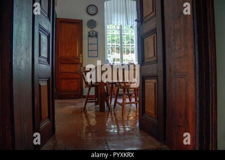 Dobrota, Montenegro, Settembre 2018 - Interno del XIX secolo la villa dalmata Foto Stock