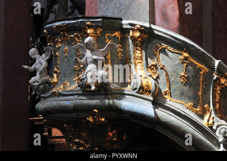 Czestochowa, Polonia, Giugno 2018. Jasna Gora santuario, Monastero di Czestochowa, molto importante e più popolare luogo pilgrimary in Polonia. Interno della cattedrale. Foto Stock