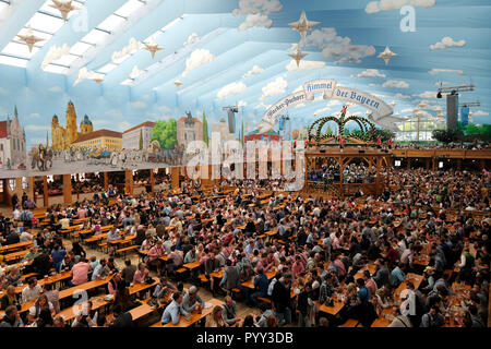 Tenda di birra Hacker Pschorr Bräu, Oktoberfest a Monaco di Baviera, Baviera, Baviera, Germania Foto Stock