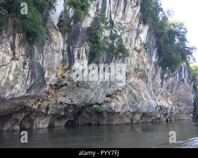 Zattera e tour in barca a cascata Sai Yok Kanchanaburi Thailandia Foto Stock