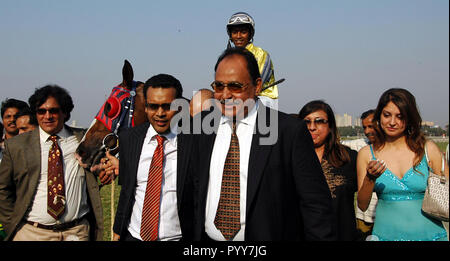 Cavallo vincente a Mahalaxmi Race Course, Mumbai, Maharashtra, India, Asia Foto Stock