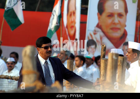 Sicurezza per Sonia Gandhi, Shivaji Park, Mumbai, Maharashtra, India, Asia Foto Stock