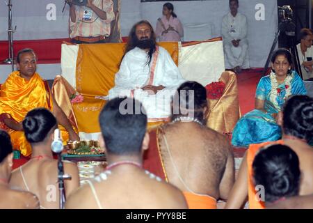 Gurudev Sri Sri Ravi Shankar a yoga camp, Mumbai, Maharashtra, India, Asia Foto Stock