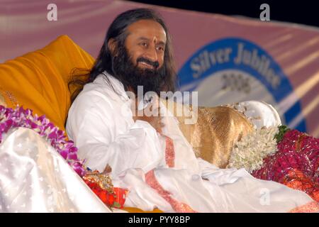 Gurudev Sri Sri Ravi Shankar a yoga camp, Mumbai, Maharashtra, India, Asia Foto Stock