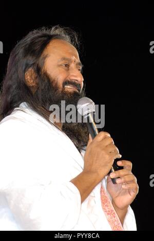 Gurudev Sri Sri Ravi Shankar a yoga camp, Mumbai, Maharashtra, India, Asia Foto Stock