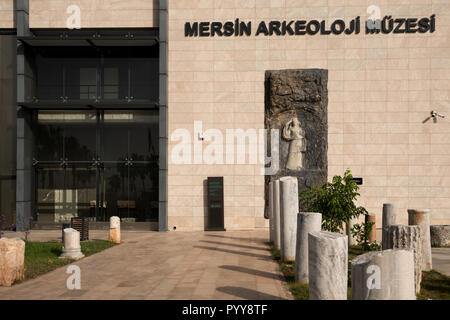 La città di MERSIN, Turchia, Ottobre 15, 2018; Mersin il Museo di Archeologia, Mersin il museo della città, dove i monumenti antichi sono esposti. Un totale di 1,435 opere Foto Stock