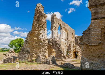 Il XII secolo le rovine di Sherborne vecchio castello una volta affittate a Sir Walter Raleigh, Dorset, England, Regno Unito Foto Stock