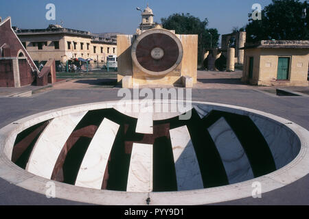 Jai Prakash Yantra, Narivalaya Dakshin Gola, Jantar Mantar, Rajasthan, India, Asia Foto Stock