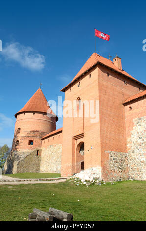 Medieval castle of Trakai, Vilnius, Lithuania, Eastern Europe, located between beautiful lakes and nature, facade Foto Stock