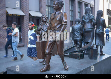 Monumento, "treni nella vita - treni nella morte', Friedrichstrasse, medio, Berlino, Germania, Denkmal, 'Zuege ins Leben - Zuege in den Tod', Mitte, Foto Stock