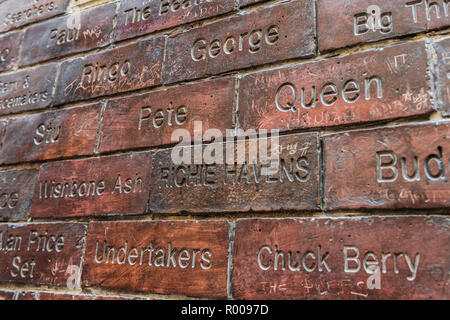 Liverpool Muro delle Celebrità, Mathew Street, Merseyside England Foto Stock