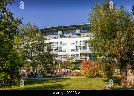 Case di abitazione in Rummelsburger bay, Stralau, Friedrich di grove, Berlino, Germania, Wohnhaeuser an der Rummelsburger Bucht, Friedrichshain, Deutsch Foto Stock