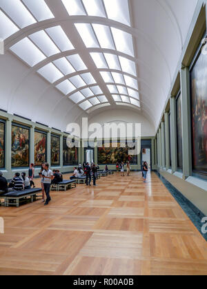 Parigi, Francia - 28 agosto 2013: - dipinti fiamminghi gallery reparto nel museo del Louvre Foto Stock