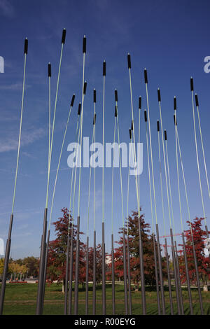 Windhalme, installazione Flußwind, Klimaroute der Stadt Frankfurt, Hafenpark, Mainufer, Franfurt am Main Foto Stock