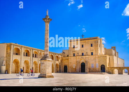 Santa Maria di Leuca Basilica e Colonna Corinzia salento lecce puglia italia Foto Stock