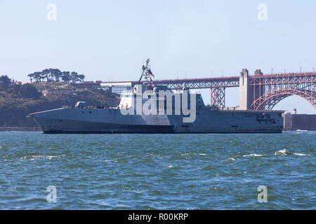 L'indipendenza di classe Littoral Combat Ship USS Manchester (LCS 14) sulla Baia di San Francisco. Foto Stock