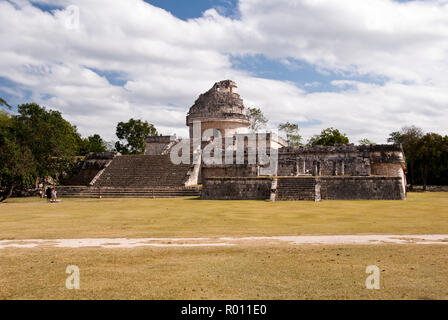 El Caracol, un osservatorio Maya per studiare il cielo di notte a Chichen Itza, Yucatan, Messico. Foto Stock