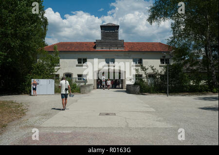Dachau, Germania, ingresso dell'edificio per il memoriale del campo di concentramento di Dachau Foto Stock