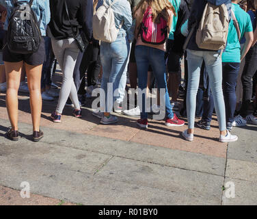 BOLOGNA, Italia - CIRCA NEL SETTEMBRE 2018: le persone nel centro della città Foto Stock