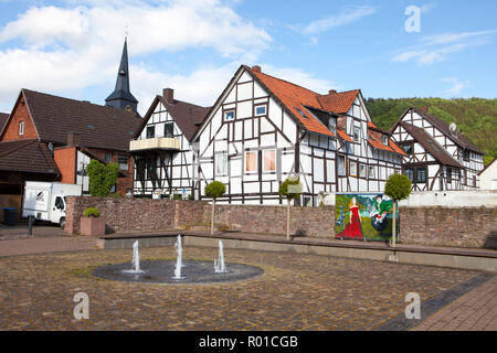 Paesaggio di Bodenwerder, luogo di nascita del barone Muenchhausen, Weserbergland, Bassa Sassonia, Germania, Europa Foto Stock