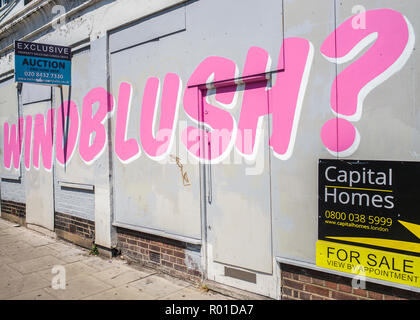 Windblush imbarazzato circa Windrush? Disco Dickens graffiti Windrush di Hannah Dickins aka disco Dickins Foto Stock