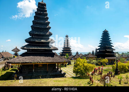 Pagode, Tempio Madre, Tempio Besakih, Pura Agung Besakih Penetaran, Bali-Hinduism, Banjar Besakih Bali, Indonesia Foto Stock