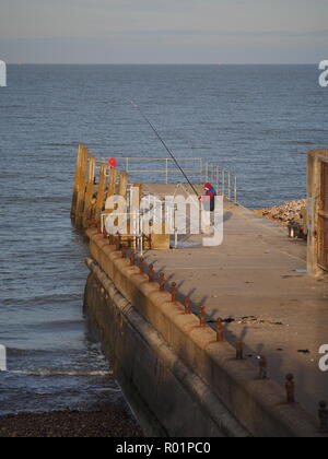 Sheerness, Kent, Regno Unito. 31 ott 2018. Regno Unito: Meteo una luminosa e soleggiata nel pomeriggio in Sheerness, Kent. Credito: James Bell/Alamy Live News Foto Stock