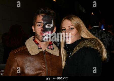 Londra, Regno Unito. 31 ott 2018. Festaioli abiti fino in costume di Halloween per una notte in Westend per la festa di Halloween il 31 ottobre 2018, Londra, Regno Unito. Credito: Picture Capital/Alamy Live News Foto Stock