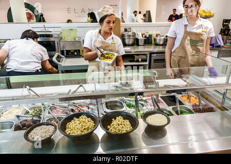 Londra Inghilterra,UK,Regno Unito Gran Bretagna,Marylebone,grandi magazzini Selfridges,shopping shopper shopper negozi mercato mercati Foto Stock