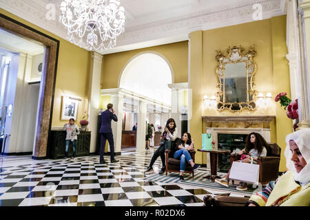 Londra Inghilterra,UK,Regno Unito Gran Bretagna,Mayfair,Claridge's,hotel hotel hotel albergo motel motel,lusso 5 stelle,edificio storico,interno interio Foto Stock