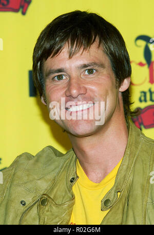 Jim Carrey al Teen Choice Awards presso l'Anfiteatro universale a Los Angeles. Agosto 14, 2005.CarreyJim 01 Red Carpet Event, verticale, STATI UNITI D'AMERICA, industria cinematografica, celebrità, fotografia, Bestof, arte cultura e intrattenimento, Topix celebrità moda / Verticale, meglio di, evento nella vita di Hollywood - California, moquette rossa e dietro le quinte, USA, industria cinematografica, celebrità, movie celebrità, personaggi televisivi, musica celebrità, fotografia, Bestof, arte cultura e intrattenimento, Topix, headshot, verticale, una persona, dall'anno , 2005, inchiesta tsuni@Gamma-USA.com Foto Stock