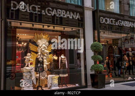 Per lo shopping di Vienna, Dolce e Gabbana store, Kohlmarkt Vienna Vienna Austria Foto Stock