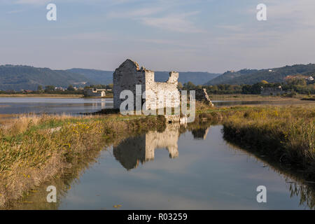 Abbandonato salina casa di Secovlje Salina Natura Park, Slovenia Foto Stock